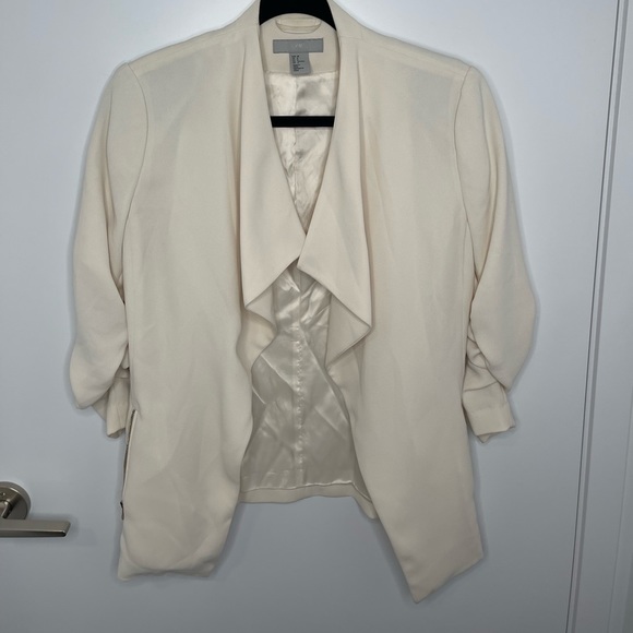Blazer - Picture 4 of 6